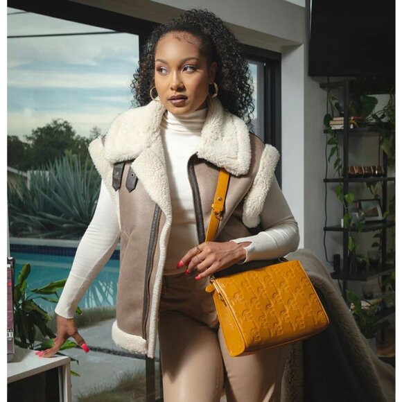 💕AMAMI LUXURY💕 ME Classic Bag ~ Honey NWOT - Picture 4 of 16